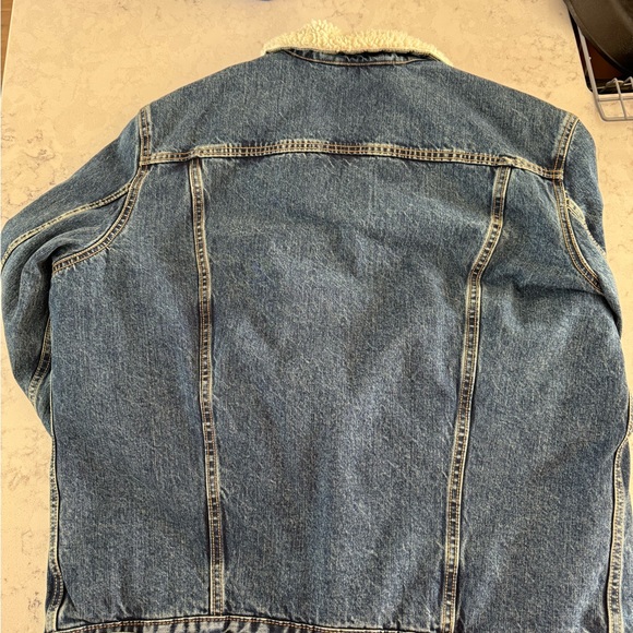 Men’s Sherpa Lined Levi Winter Jean Jacket - worn twice - Picture 3 of 5